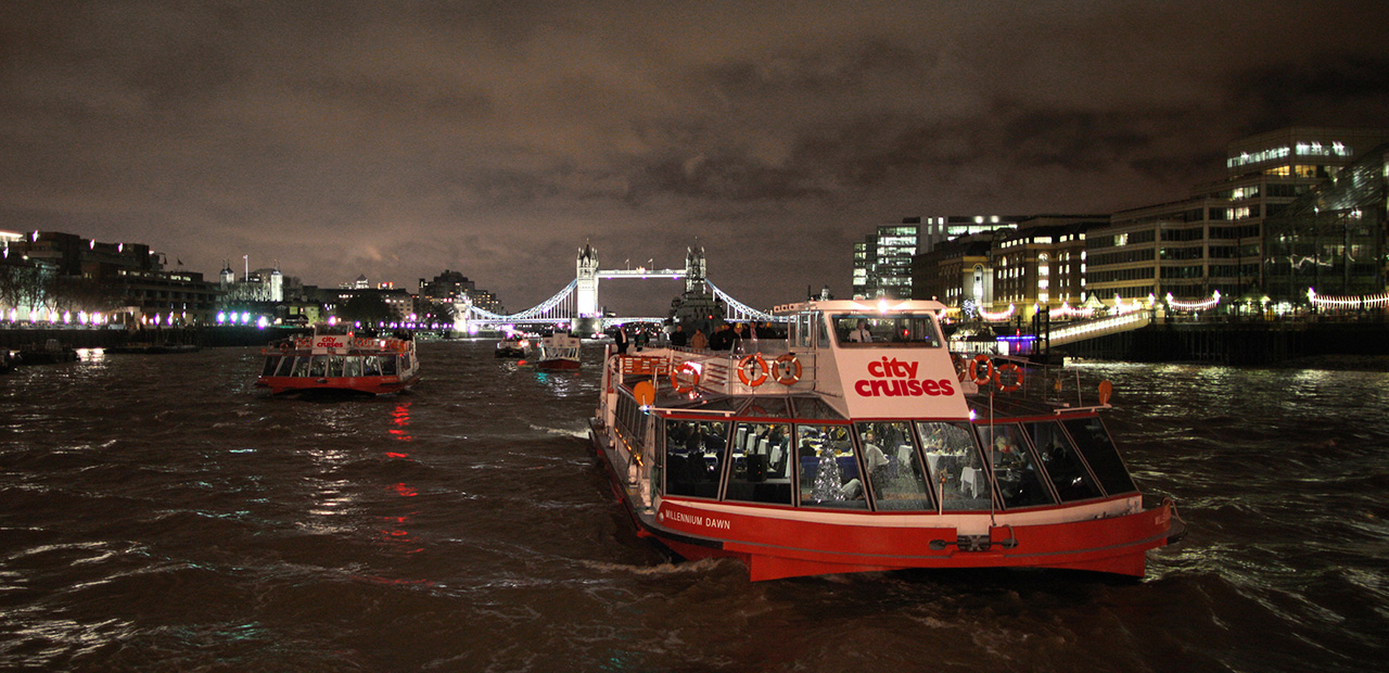 christmas boat cruise london